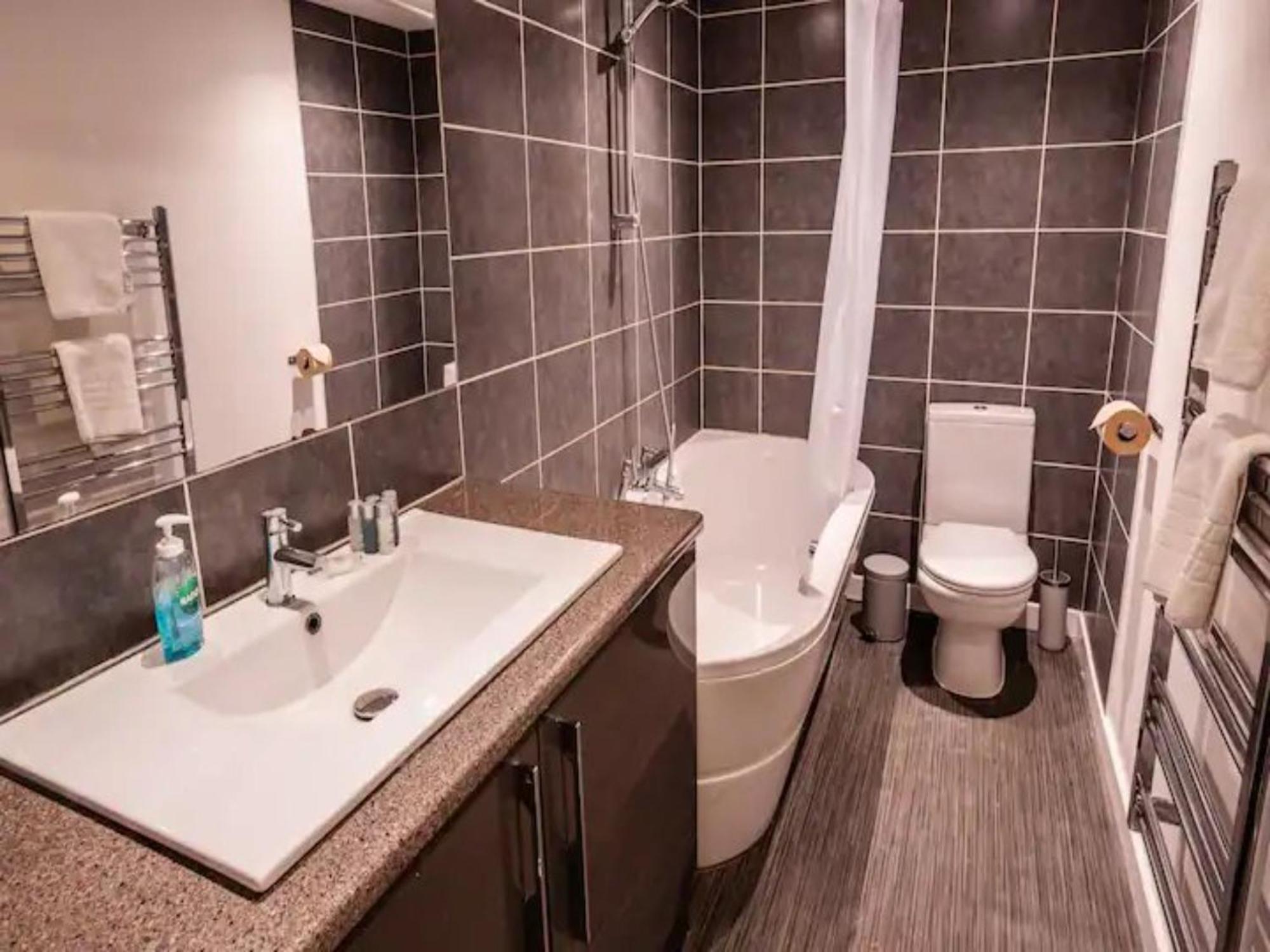Newly Renovated Ideally Situated 2 Bedroom Flat Bournemouth Exterior foto